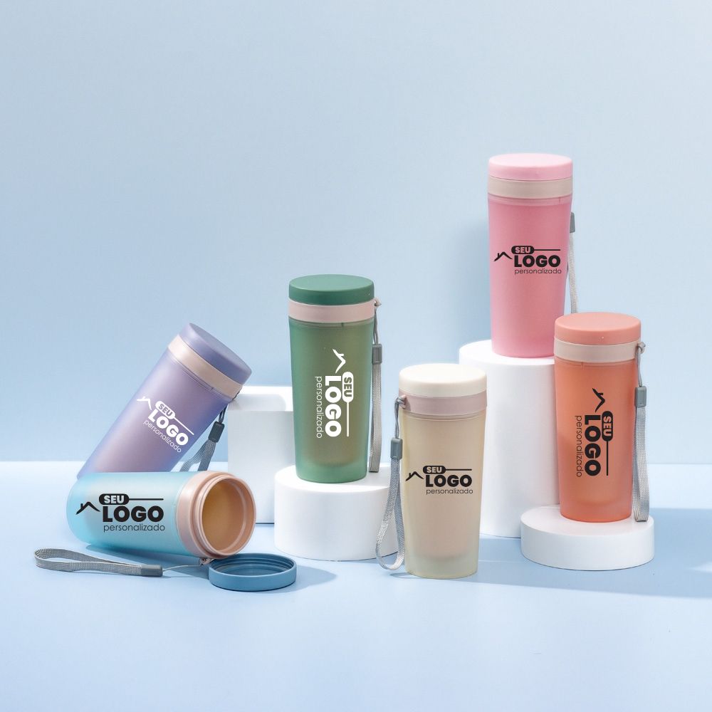 Copo Plástico 300ml Personalizado com Tampa e Alça | Casa do Brinde