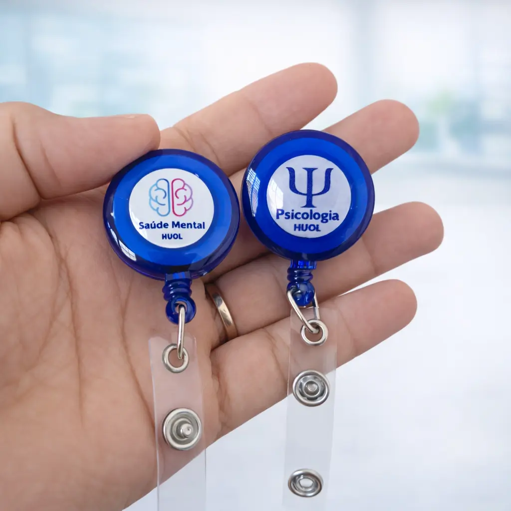 Porta crachá retrátil personalizado - Brindes Personalizados em Natal RN para Empresas e Eventos