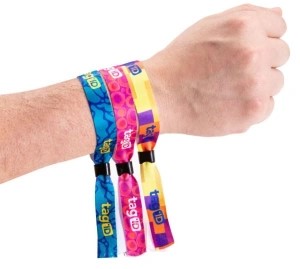 Pulseira de Tecido com lacre