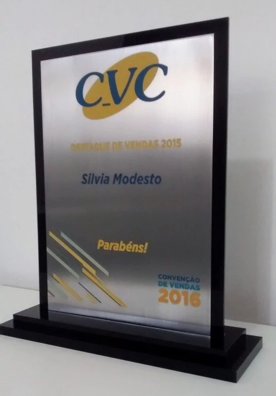 Placa de acrílico em troféu