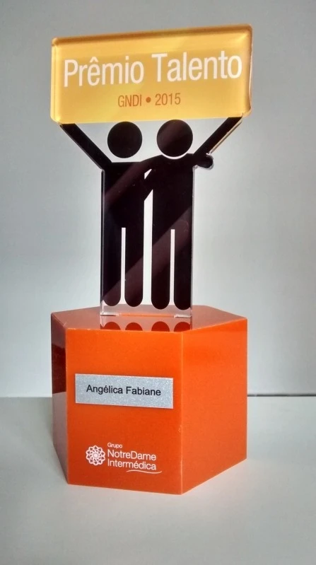 Troféu de acrílico na Bela Vista