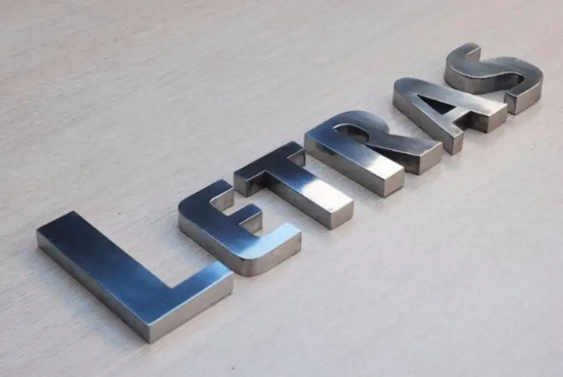 Letra caixa inox